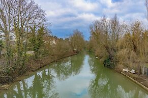 Paris Garden River residence