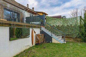 Paris Garden River residence