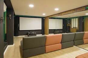 Paris Garden River residence