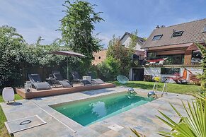 Paris Garden River residence