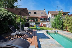 Paris Garden River residence