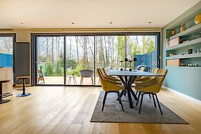 Paris Garden River residence