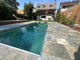 Paris Garden River residence