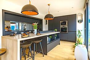 Paris Garden River residence