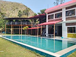 Buddy hikers wellness farmhouse