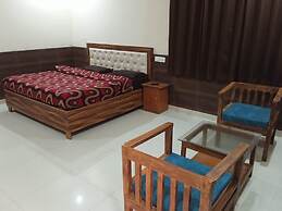 Buddy hikers wellness farmhouse