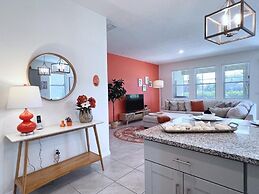 Beautiful 5 Bed Pool Home With Game Room-7543ol 5 Bedroom Home