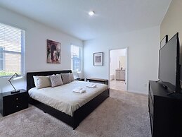 Beautiful 5 Bed Pool Home With Game Room-7543ol 5 Bedroom Home