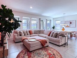 Beautiful 5 Bed Pool Home With Game Room-7543ol 5 Bedroom Home