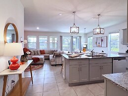 Beautiful 5 Bed Pool Home With Game Room-7543ol 5 Bedroom Home