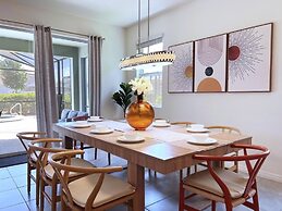 Beautiful 5 Bed Pool Home With Game Room-7543ol 5 Bedroom Home