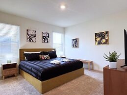 Beautiful 5 Bed Pool Home With Game Room-7543ol 5 Bedroom Home