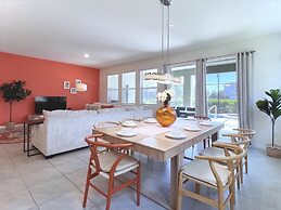 Beautiful 5 Bed Pool Home With Game Room-7543ol 5 Bedroom Home