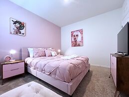 Beautiful 5 Bed Pool Home With Game Room-7543ol 5 Bedroom Home