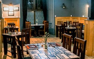 Hillside Hotel & Restaurant