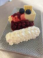 Hillside Hotel & Restaurant