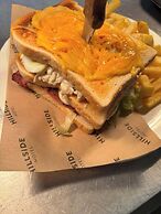 Hillside Hotel & Restaurant