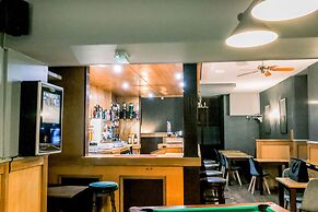 Hillside Hotel & Restaurant