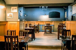 Hillside Hotel & Restaurant