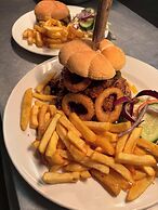 Hillside Hotel & Restaurant