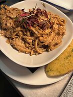 Hillside Hotel & Restaurant