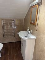 Hillside Hotel & Restaurant