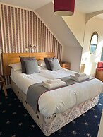 Hillside Hotel & Restaurant