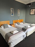 Hillside Hotel & Restaurant