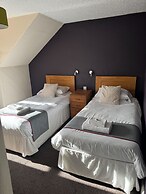 Hillside Hotel & Restaurant