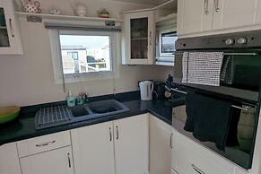 Beachcomber Cabin, Dog Friendly - Anderby Creek