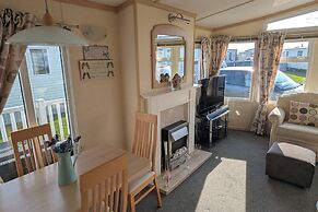 Beachcomber Cabin, Dog Friendly - Anderby Creek