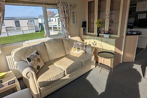 Beachcomber Cabin, Dog Friendly - Anderby Creek