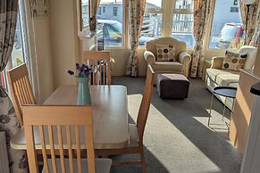 Beachcomber Cabin, Dog Friendly - Anderby Creek