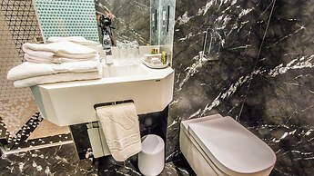 Central Carol ApartHotel