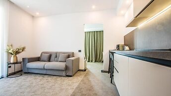 Central Carol ApartHotel
