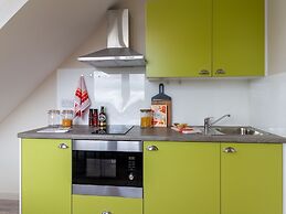 Student Only The Barn