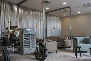 Student Only The Barn