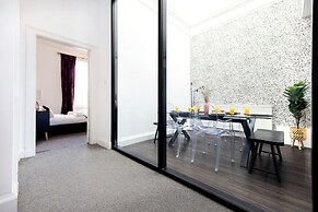 Delightful 3-bed Flat with Parking