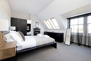 Delightful 3-bed Flat with Parking