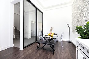 Delightful 3-bed Flat with Parking