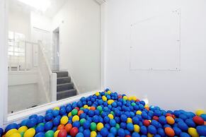 Delightful 3-bed Flat with Parking