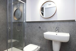 JOIVY Chic Studio near Holyrood Park