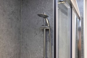 JOIVY Chic Studio near Holyrood Park