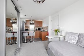 Elegant Flat with Balcony