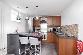 Elegant Flat with Balcony