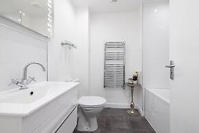 Elegant Flat with Balcony