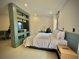 Nomadic Suites