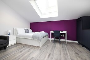 JOIVY Deluxe Studio near The Meadows