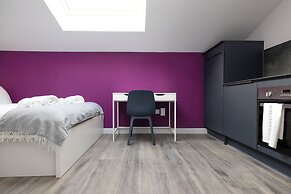 JOIVY Deluxe Studio near The Meadows