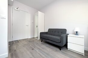 JOIVY Deluxe Studio near The Meadows